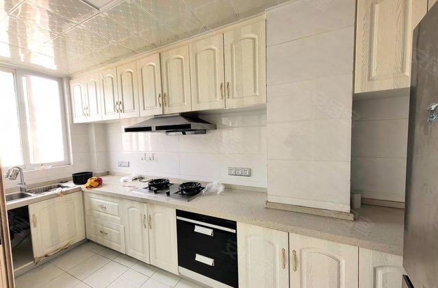 荷兰小镇东风苑3室2厅138㎡148万二手房图片