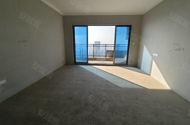 碧桂园城市之光4室2厅200㎡135万二手房图片