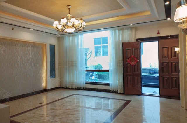 加州花园二期5室2厅220㎡137万二手房图片