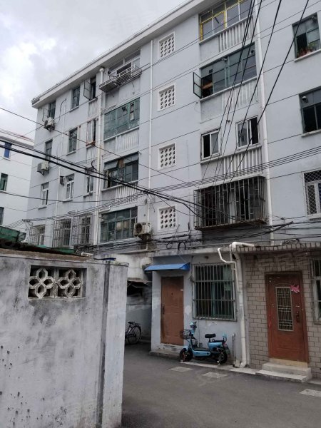 城南路374弄小区 