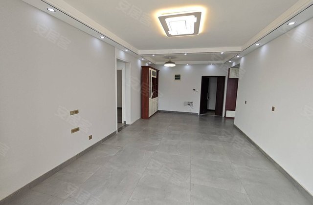 欧洲小镇3室2厅117㎡45万二手房图片