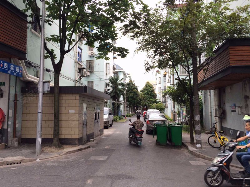 石皮路54弄小区 