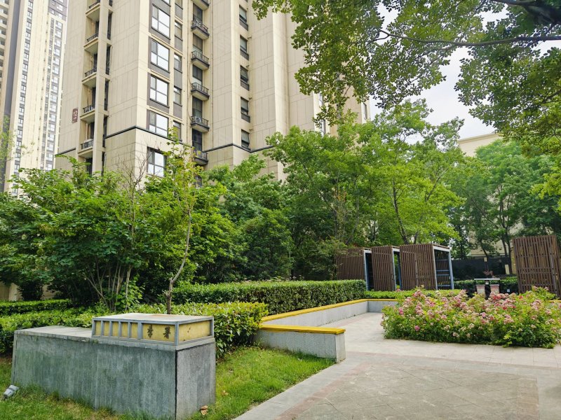 九洲城锦园3室2厅1卫91㎡南北87万