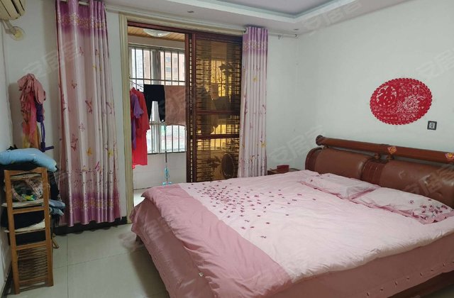 龙域中央小区3室2厅97㎡65万二手房图片