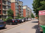 建设路地铁口,朝南婚房双气两房,公摊小得房率高,西流湖旁,正大花溪
