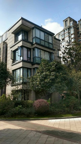 春申景城湖畔林语 