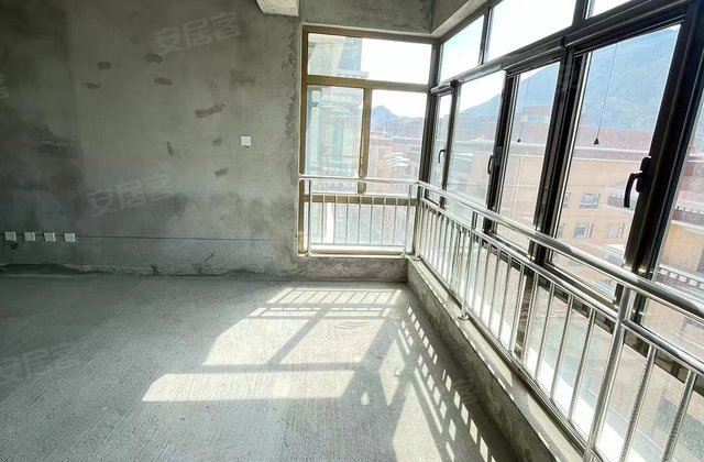 乃东哈达幸福花苑3室1厅131㎡99万二手房图片