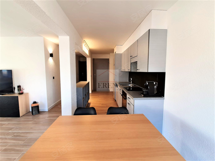 瑞士约¥263万锦绣 3.5 便士翻新新的和美丽的畅通无阻的景色在里德斯村的中心二手房公寓图片
