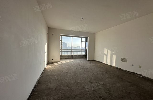 雅卿苑小区3室2厅128㎡66万二手房图片