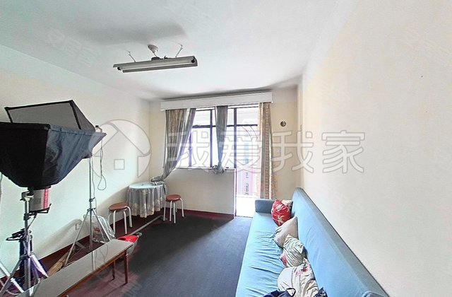 平阳四街坊，南北二房，客厅朝南带阳台，已  好电梯，小区花园