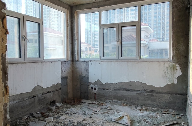 泰和兴龙湾(别墅)6室4厅346.82㎡226万二手房图片