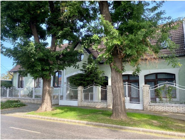 匈牙利拍卖出售的房子，塞利姆乌特卡，在尼亚雷吉哈扎，匈牙利二手房独栋别墅图片