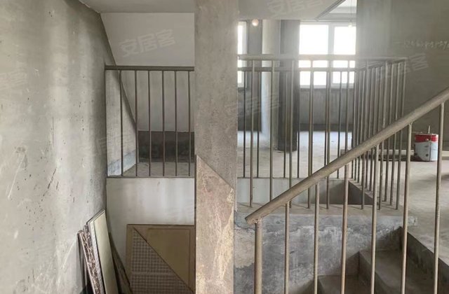 东江银湾5室3厅255㎡630万二手房图片