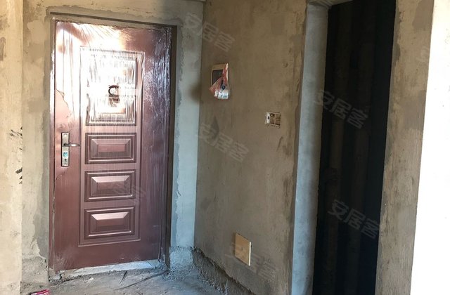 金龙大厦1室0厅32㎡8万二手房图片