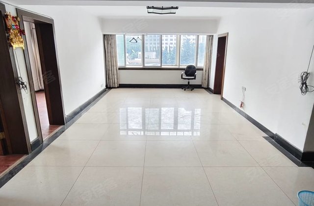 老厂锡矿住宅区4室2厅140㎡30.8万二手房图片