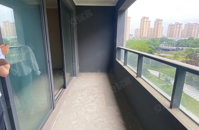 融创南湖大观4室2厅162㎡185万二手房图片