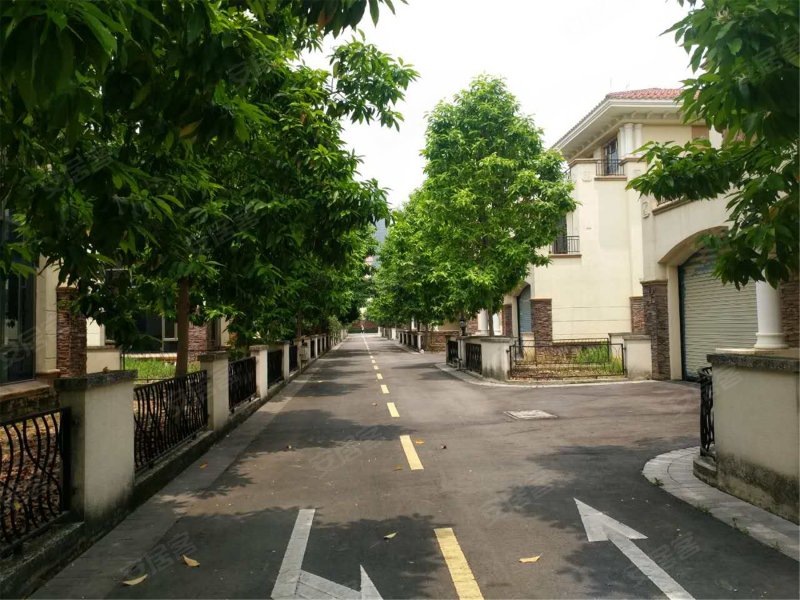 奥晨龙湾新城(别墅)