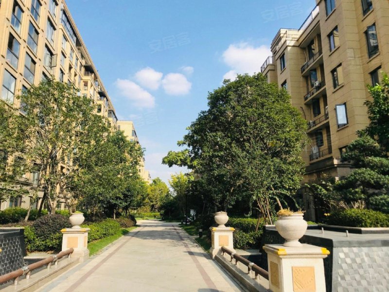 绿都御景蓝湾(公寓住宅)