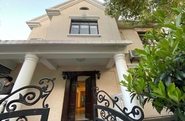 碧林湾(别墅)4室3厅3卫280㎡南北1450万