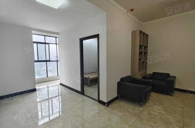 白云艺墅3室1厅84.02㎡65万二手房图片