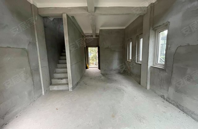 珑璟轩(别墅)4室2厅2卫100㎡南150万