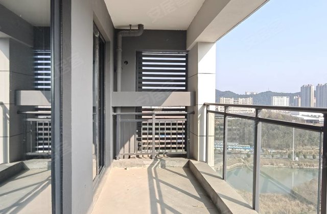 万达阅山府3室2厅126.33㎡46万二手房图片