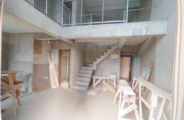 火车站地铁口，碧桂园融侨时代，电梯复式4房，随时看
