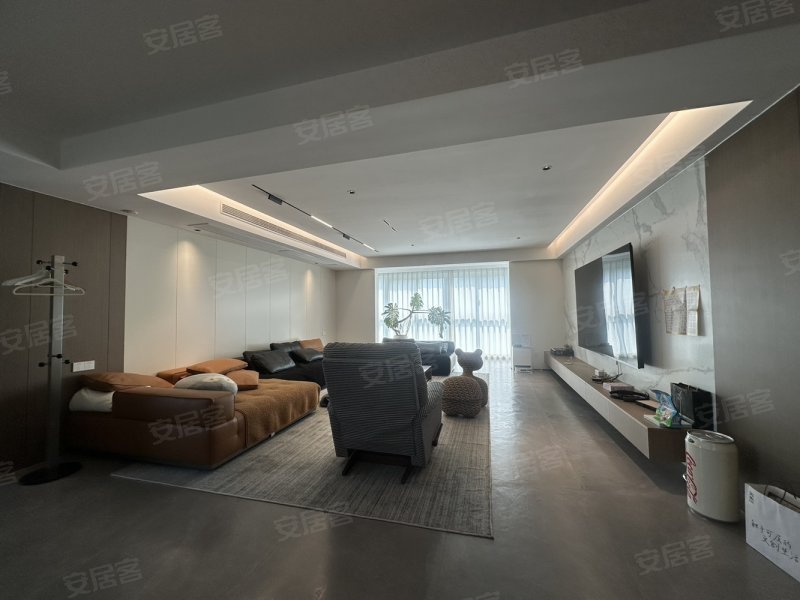 全屋中央空调带地暖,宝业大坂风情二手房,710万,4室2厅,3卫,248平米