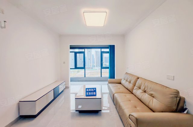 价格可少20个 带车位 临深地铁口精装修3房 锦绣壹号5期