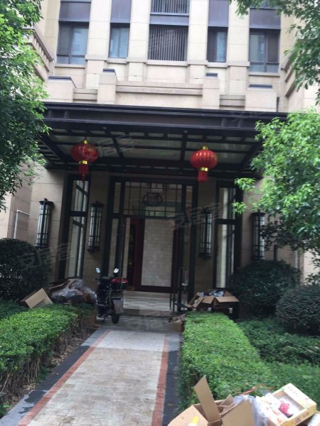 宝华海尚郡领(公寓住宅) 