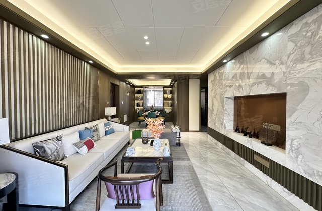 海宏天玺4室2厅2卫133㎡南北65万