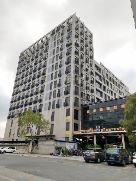 曹安国际鞋城公寓