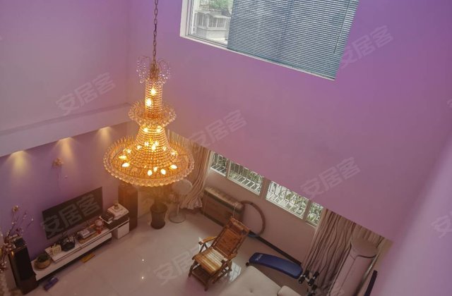   顶楼复式带露台 大户型5房三卫 精装修 领包入住