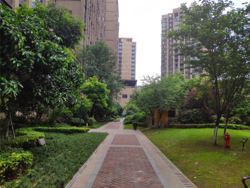 保利江上明珠锦园