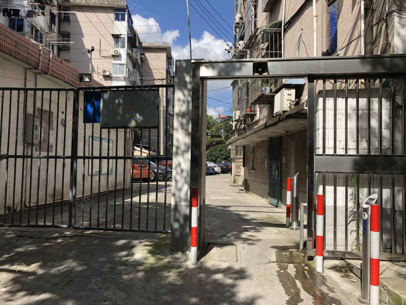 北大街127弄小区 