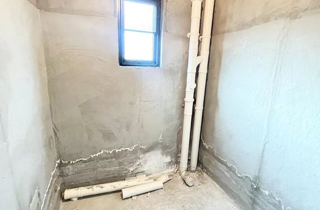 桑吉林花园3室2厅135㎡56万二手房图片