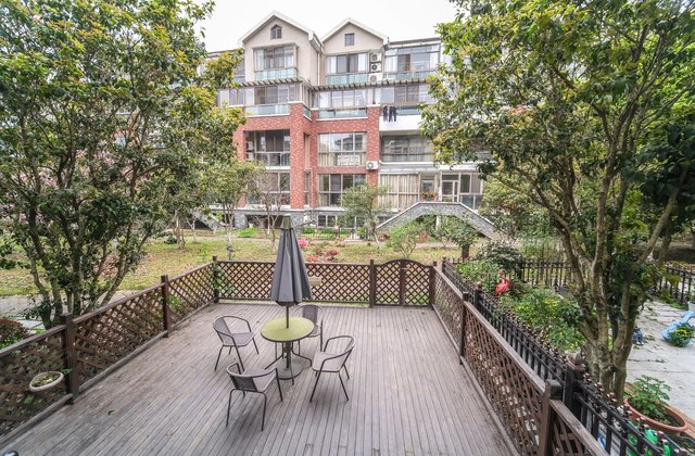 金色江南秀景花园(别墅)4室3厅4卫216.89㎡南北730万