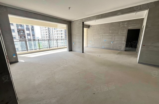 倍特香槟华府二期4室2厅185㎡150万二手房图片