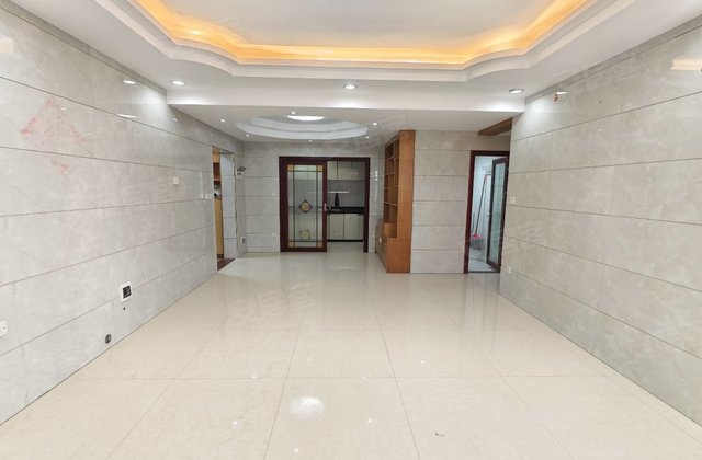 金湾顺景4室2厅114㎡49.8万二手房图片