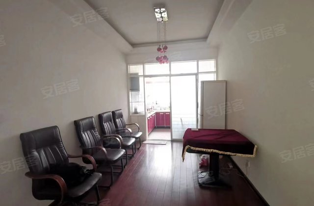 公安小区3室2厅148㎡56.8万二手房图片