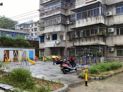 湾仔中学宿舍楼小区图片相册,珠海湾仔中学宿舍楼实景图,室外图,小区