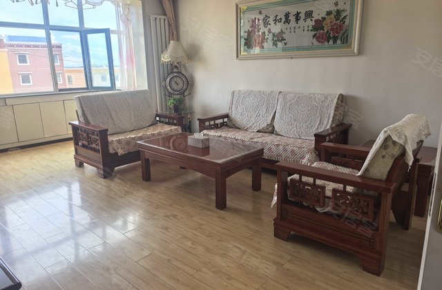 玉龙家苑3室2厅135.5㎡55万二手房图片