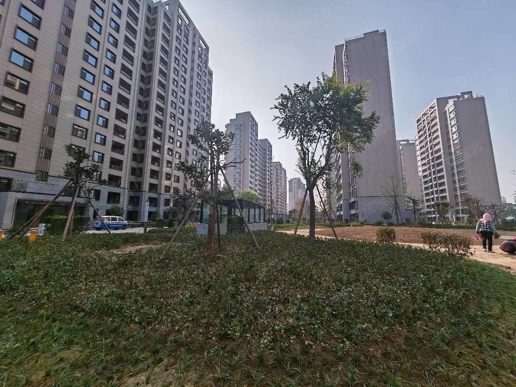 淄博黄金城4室2厅2卫161㎡南北210万