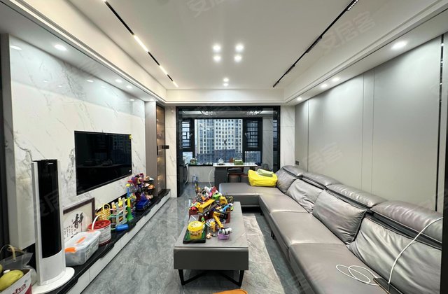 龙湖嘉天下紫宸(三期)4室2厅126.75㎡180万二手房图片