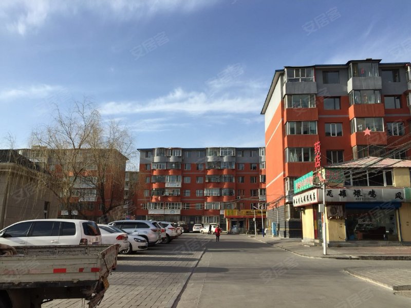 赛马场铁路小区