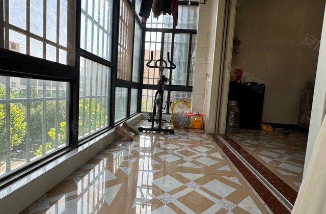 华泰新都城3室2厅137㎡58万二手房图片