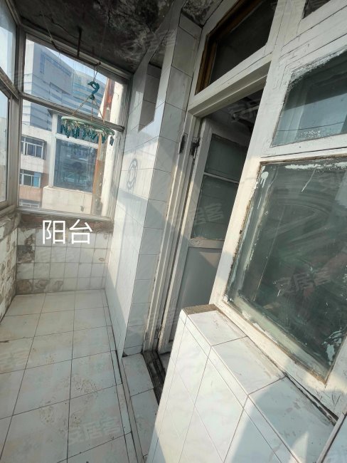 边墙小区2室1厅1卫