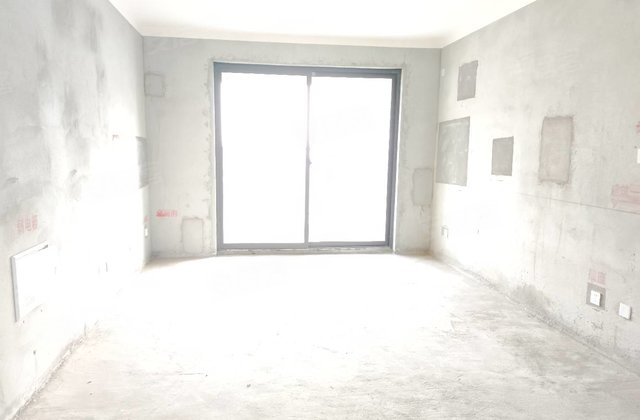 龙邦华府4室2厅137㎡75万二手房图片