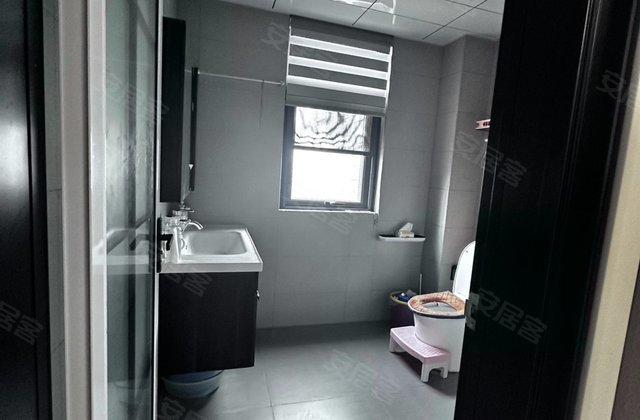 特区叁号4室2厅156㎡115万二手房图片