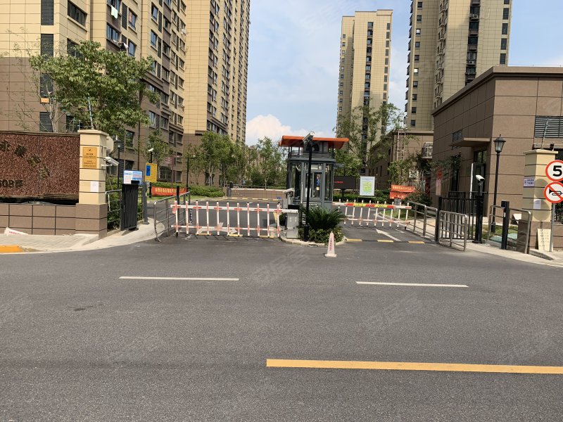 练祁佳城永泰嘉苑(608弄) 